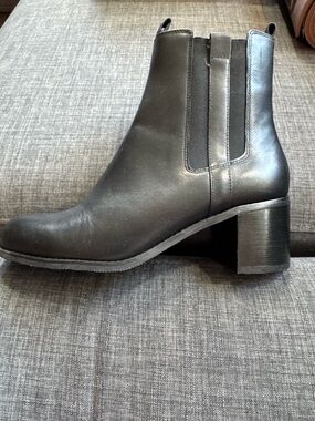 Steve Madden Black Leather Chelsea Block Heel Booties